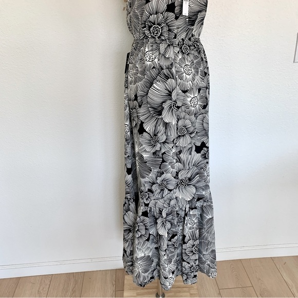 EXPRESS Black White Monochrome Floral Print Wrap Front Maxi Dress - Picture 10 of 14